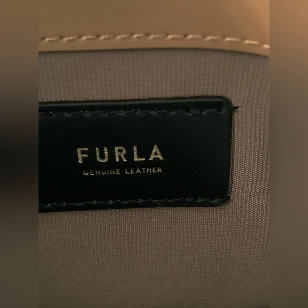 Furla NWOT $458.00 MSRP Small Afrodite Convertible Tote Bag - Picture 4 of 13